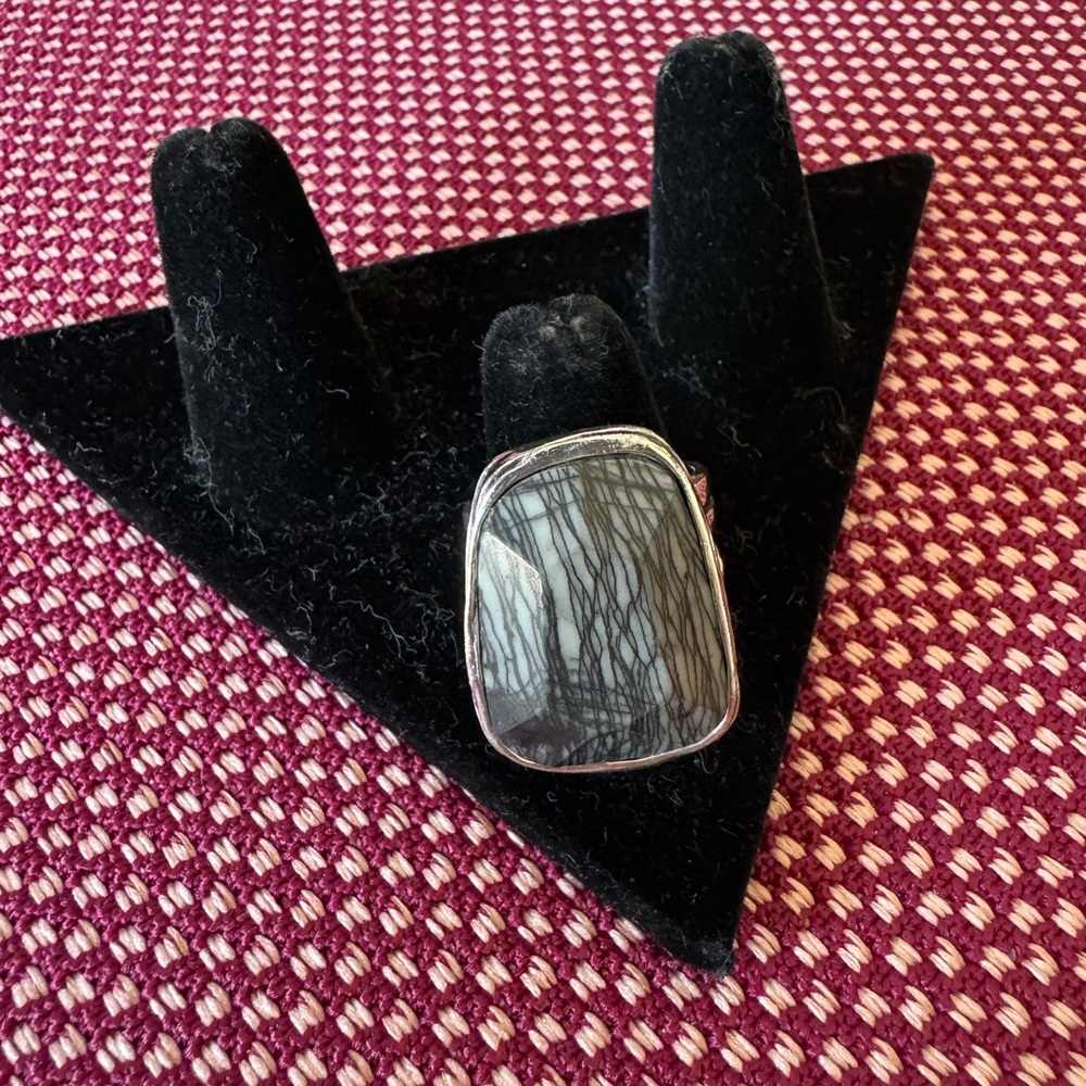 Silpada Unique Black and White Statement Ring 10